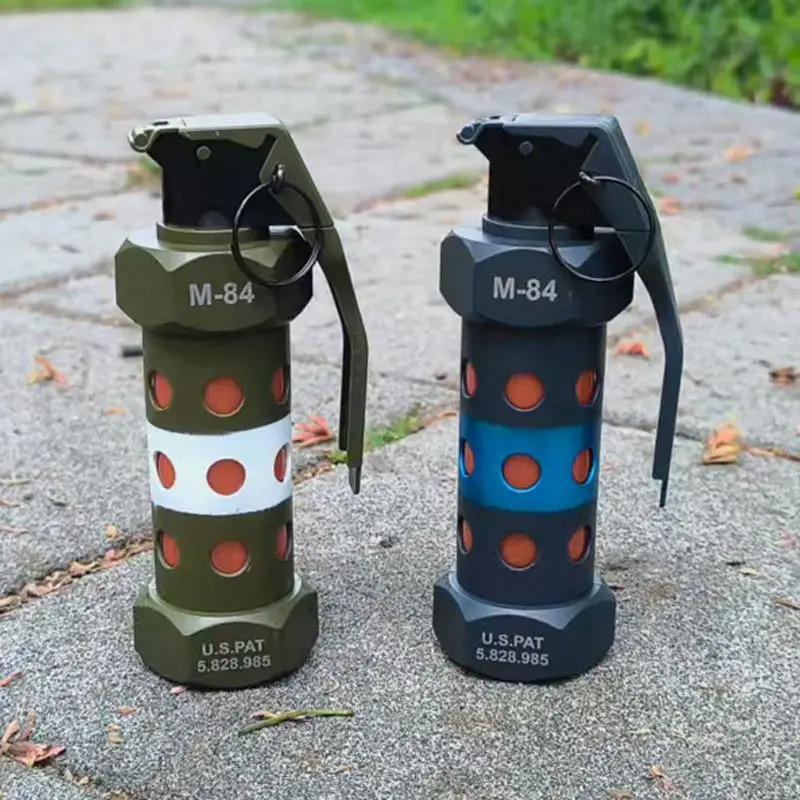 戦術的な M84 ダミー手榴弾モデル ストロボ LED サバ - Outdoor Camping Essential Gear のレビューと価格